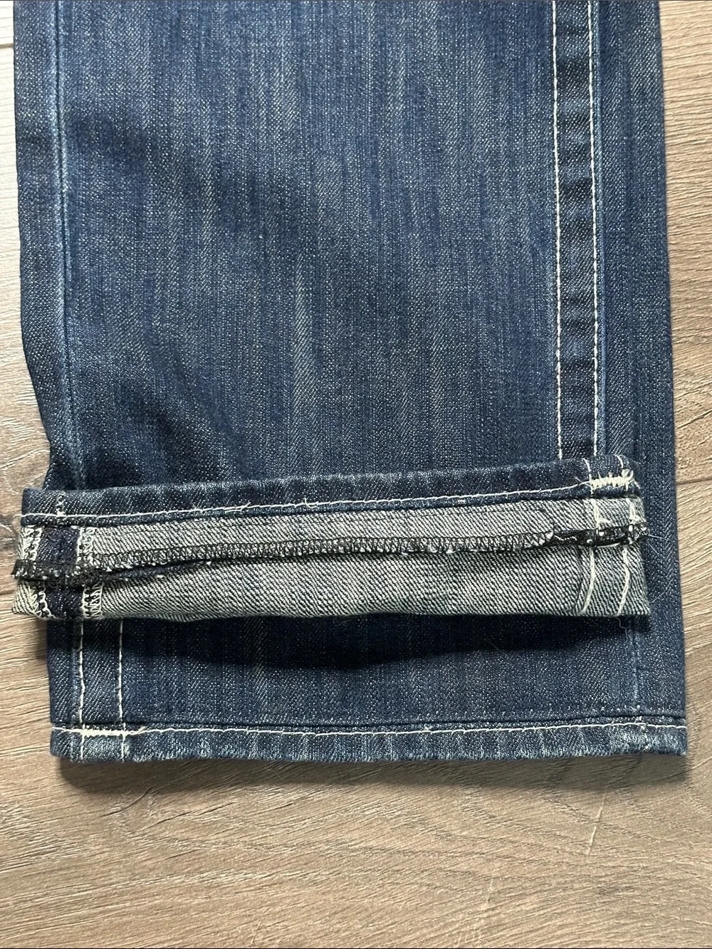 True Religion 29.5” Straight Blue Jeans Size 32
